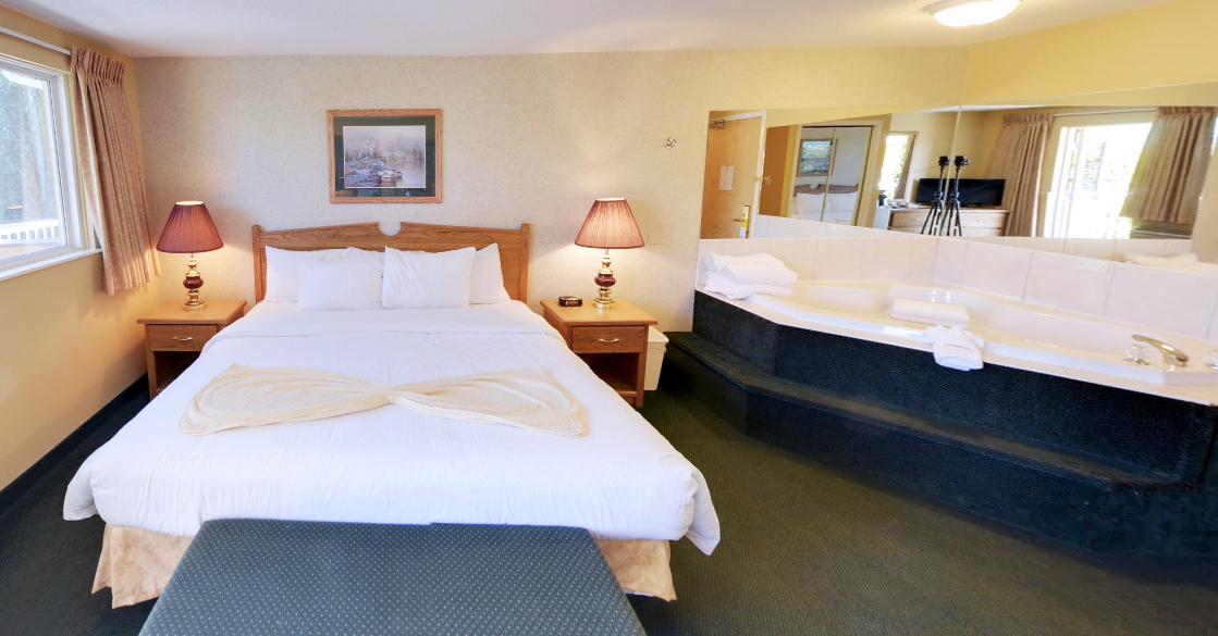 Jacuzzi Suite