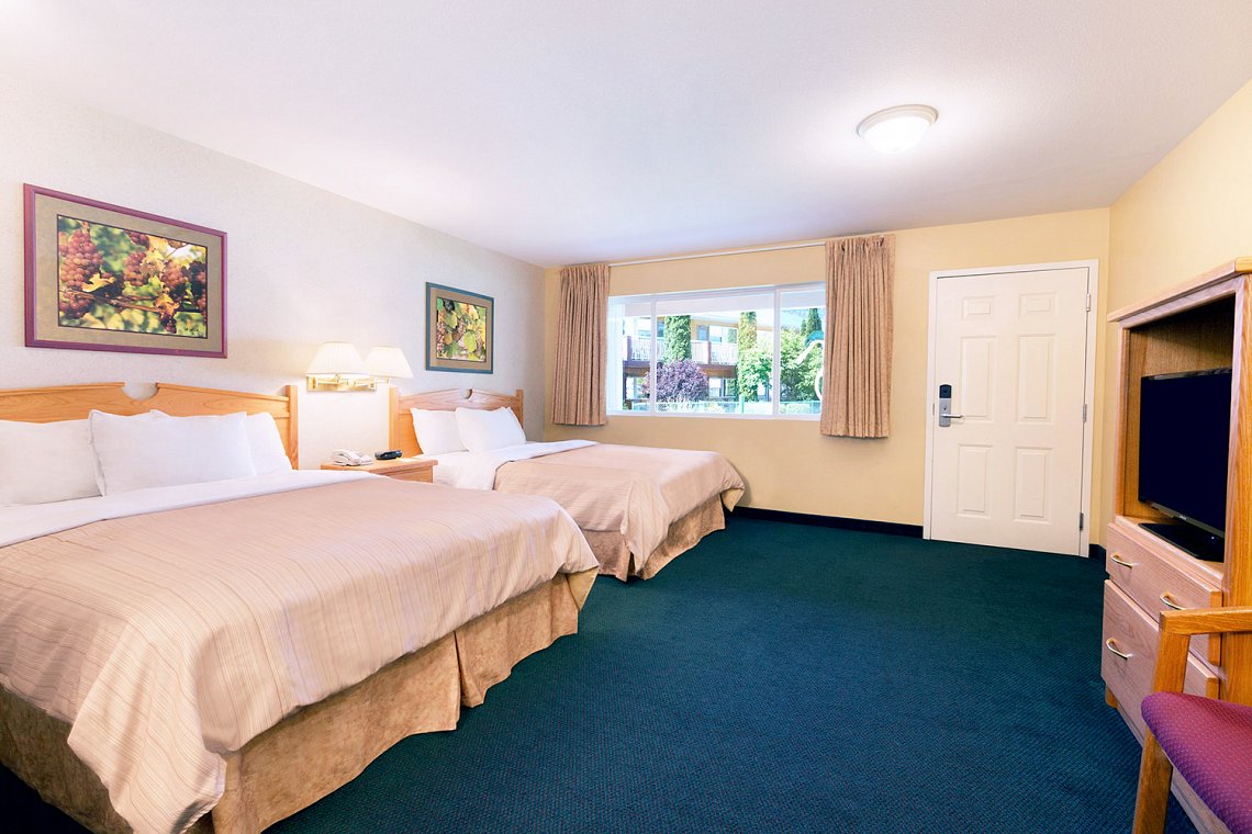 Pool Side Room